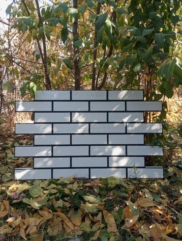 плинтус потолочный: Панели для облицовки стен, имитирующие кирпичную кладку, представлены — 6