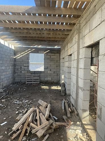 Үйлөр: Срочно продается недостроенный дом (короб) из газобетона в ж/м Рухий — 4