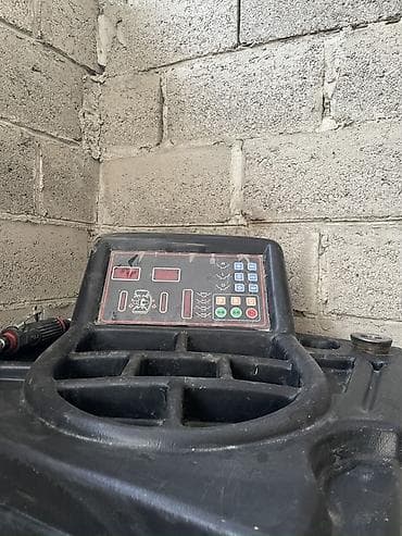 подставка для велика: Предлагается комплект оборудования для шиномонтажа, включающий — 4