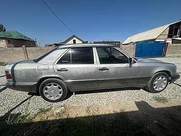 кожаный салон 124: Mercedes-Benz W124: 1994 г., 2.2 л, Механика, Бензин, Седан — 4