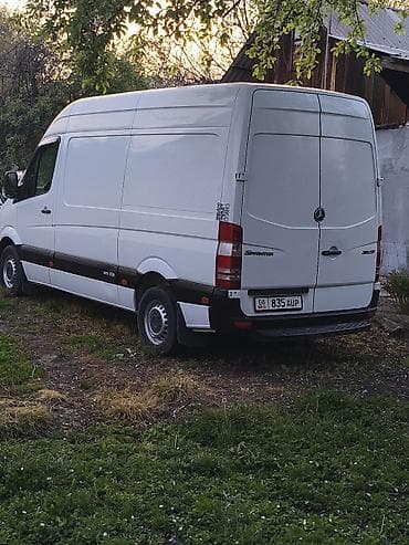 мерседес гигант кабина: Легкий грузовик, Mercedes-Benz — 4