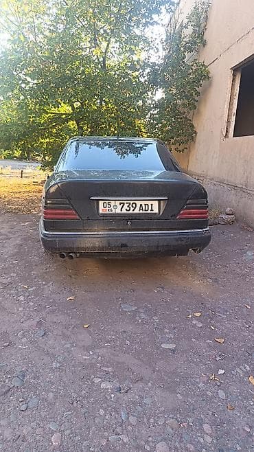 копка траншеи: Mercedes-Benz W124: 1993 г., 2 л, Механика, Бензин, Седан — 3