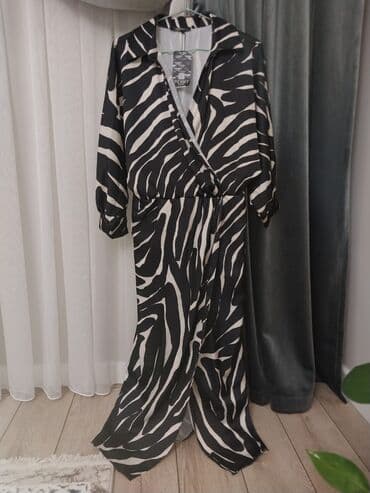 платье на запах с воланами: Платье-кимоно PERRY с анималистичным принтом (зебра) - Длина: макси - — 1