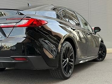 platz vitz: Toyota Camry: 2024 г., 2.5 л, Автомат, Гибрид, Седан — 2
