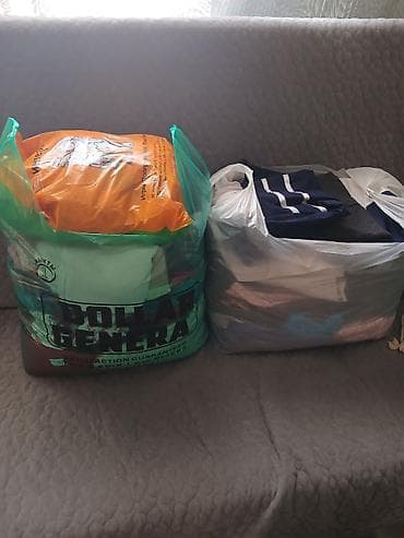 приму женские вещи в дар: Отдадим кому необходимо пакет мягких игрушек, пакет одежды для девочки — 2