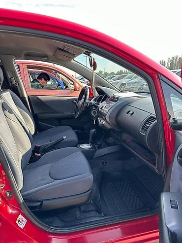 японка машина: Honda Jazz: 2008 г., 1.3 л, Вариатор, Бензин, Хэтчбэк — 8