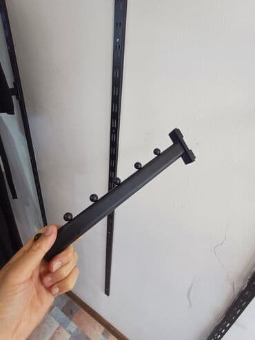 оборудование для магазина: Навесная система для магазина одежды: вертикальные перфорированные — 4