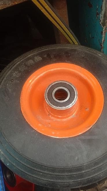 Колеса для тачек и тележек at lalafo.kg Колеса для тачек и тележек