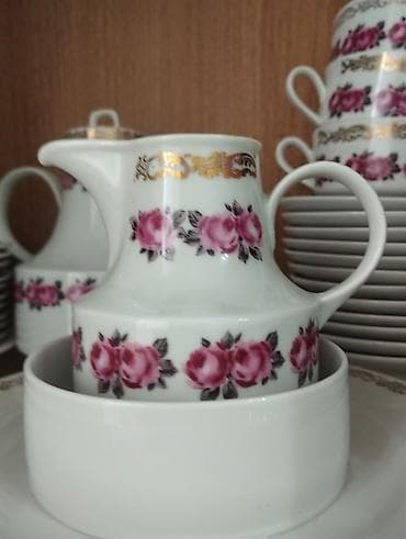 Посуда: Фарфоровый кофейно-чайный сервиз на 12 персон, с розовым цветочным — 4