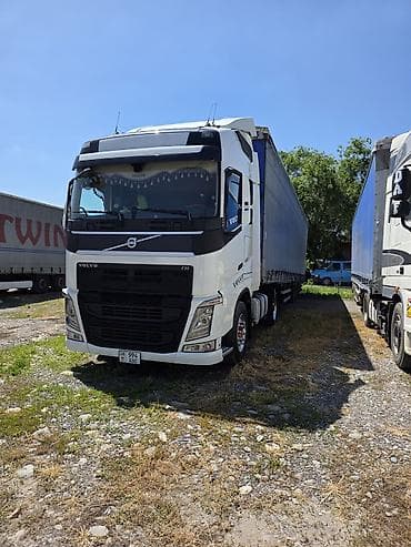 голив: Тягач, Volvo, 2014 г., Тентованный — 10