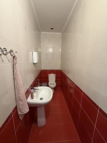 5мкр: Аренда офисов, 145 м², В жилом комплексе, С оборудованием, С отдельной кухней, С отдельным входом — 8
