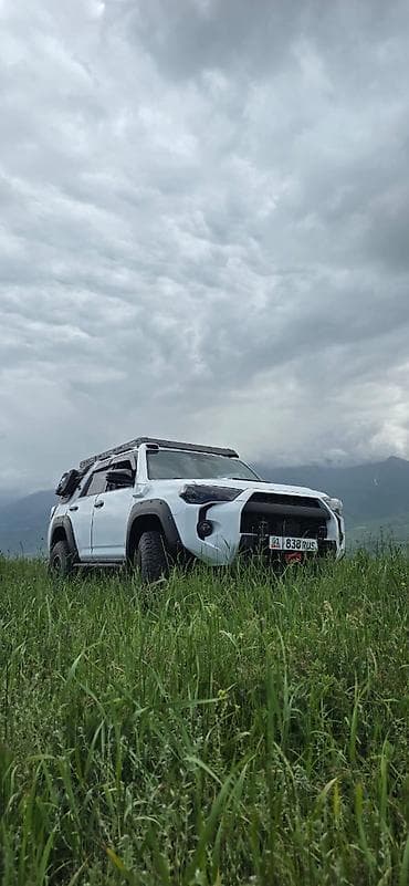 4х4 машина: Toyota 4Runner: 2022 г., 4 л, Автомат, Бензин, Внедорожник — 9