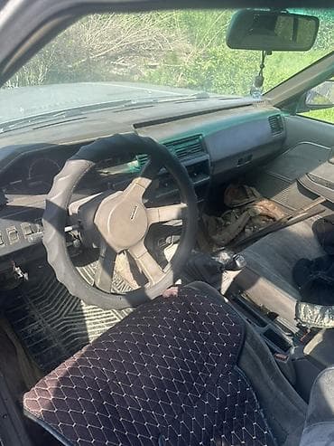 Nissan Bluebird: 1988 г., 2 л, Ручные, Дизель, Универсал