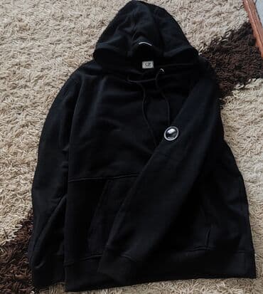 срочно продаю в связи с переездом: C.p company 
размер XL — 2