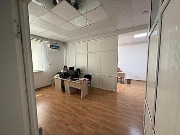 Аренда офисов, 40 м², 1 линия, С отдельным сан узлом — 1