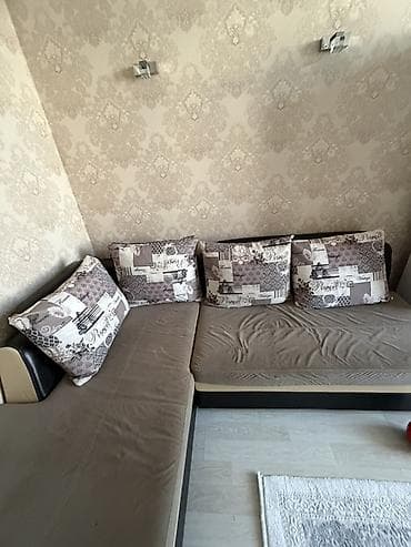 Терезелер жана комплектөөчүлөр: Бурчу бар диван, Жастыктар менен — 1