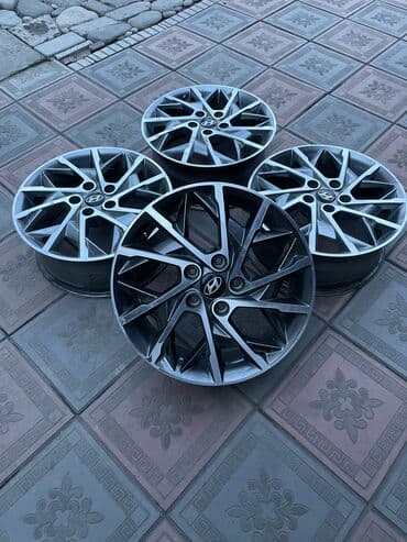 Литые Диски R 17 Hyundai, Комплект, отверстий - 5, Б/у