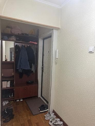 боконбаево: 2 комнаты, 44 м², ул. Боконбаева / Гоголя 104 серия, 1 этаж — 10