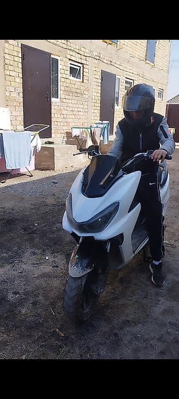 motor cycle: Макси-скутер 150 куб. см, Бензин, Б/у — 1