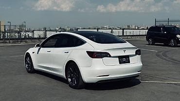 byd e2 2023: Tesla Model 3: 2021 г., Электромобиль, Седан — 1