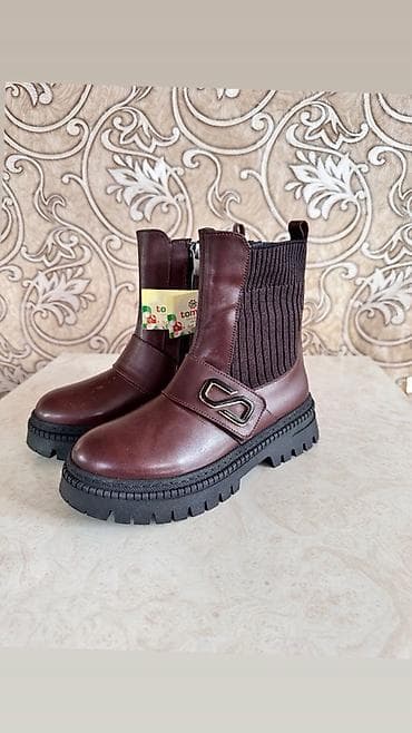 Личные вещи: Женские ботинки челси бордового цвета. Описание: - Верх из гладкой — 2