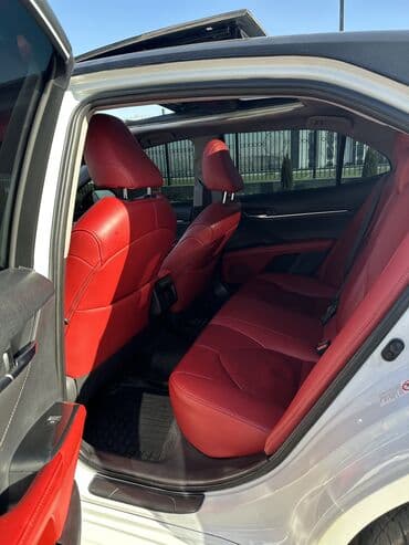 дом на калесох: Toyota Camry: 2018 г., 2.5 л, Автомат, Бензиновая, Седан — 13