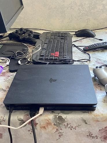 game console: Продам PS4 Slim на 500гб Прошитая. Версия ПО 12.52 установлен GoldHen — 2