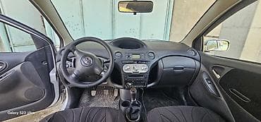 honda fit 2013: Toyota Yaris Verso: 2005 г., 1.3 л, Ручные, Бензин, Хэтчбэк — 9