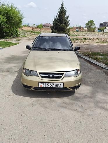 avensis 2001: Daewoo Nexia: 2010 г., Седан — 2
