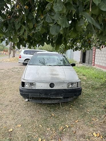 Volkswagen Passat: 1988 г., 1.8 л, Механика, Бензин, Седан — 2