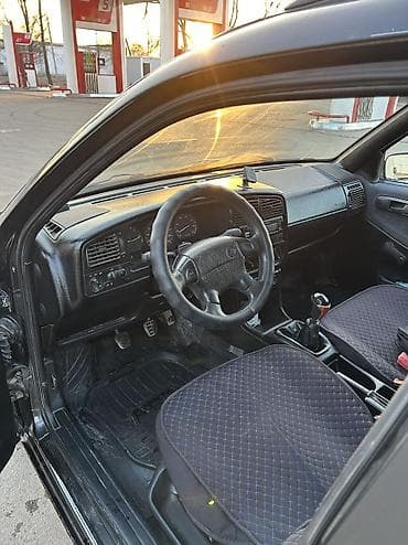 camry 2006: Volkswagen Passat: 1994 г., 1.8 л, Механика, Бензин, Универсал — 2