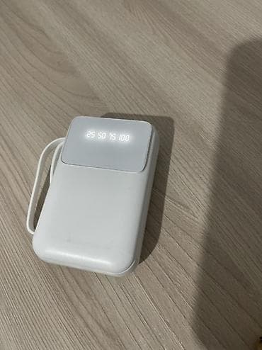 айфон повербанк: Универсальный power bank с встроенными кабелями На 10 тысяч mah - — 2
