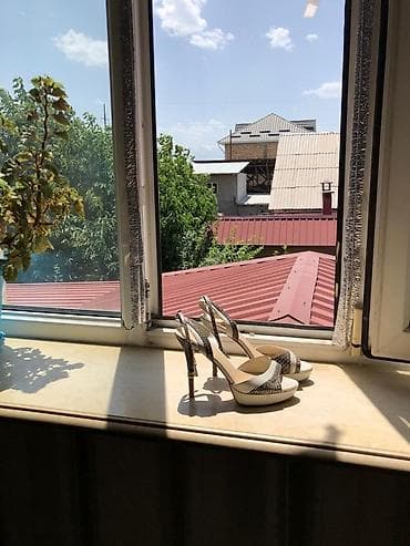 charles: Бу босоножки 36 размер одевала 4-5 раз брендовые Charles and Keith — 3