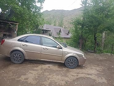 Транспорт: Chevrolet Lacetti: 2006 г., 1.6 л, Кол менен иштөөчү, Бензин, Седан — 4