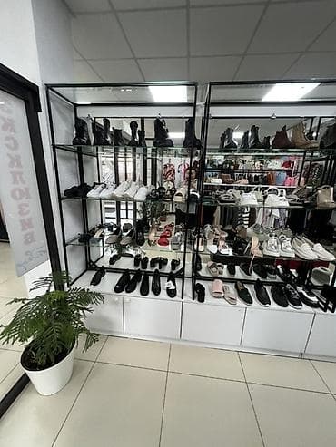 полка стеклянный: Полки 3 шт Размер Высота 1.60 см Ширина 1.05 см Глубина35см Металл и — 2
