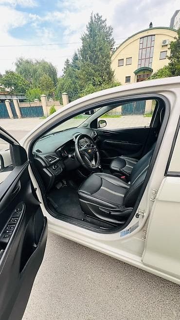 Продажа авто: Chevrolet Spark: 2018 г., 1 л, Автомат, Бензин, Хэтчбэк — 8