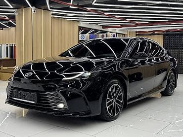 Toyota Camry: 2025 г., 2.5 л, Автомат, Гибрид, Седан