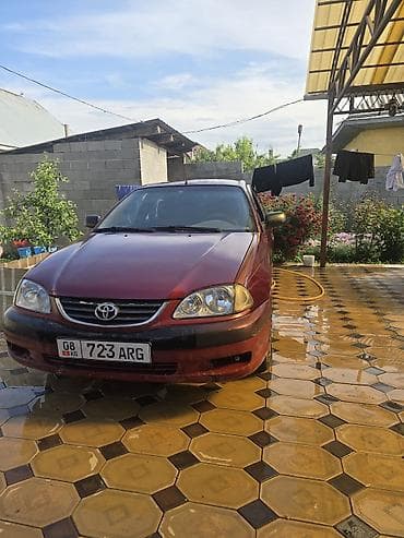 Toyota Avensis: 2001 г., 1.8 л, Механика, Бензин, Седан