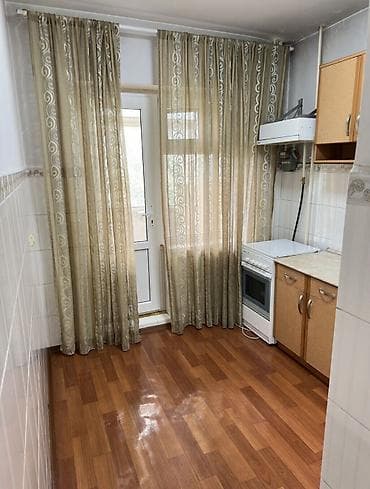 Квартиры: 3 комнаты, 62 м², 105 серия, 4 этаж, Старый ремонт — 8