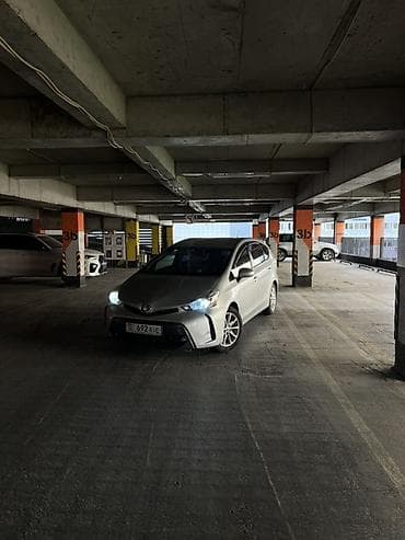 Toyota Prius V: 2015 г., 1.8 л, Автомат, Гибрид, Универсал — 8