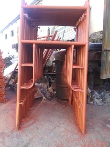 строителный: Строительные леса изготовлено на заводе отвечает по всем строительным — 3