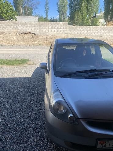 Honda Fit: 2003 г., 1.3 л, Автомат, Бензин, Хэтчбэк