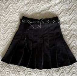 Юбка- шорты Теплая, на сезон: весна- осень- зима Новая, заказала, но