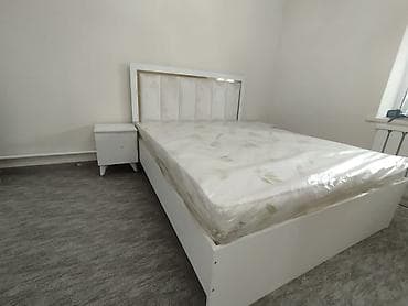 Двуспальная кровать, С мягким изголовьем, длина - 200 см