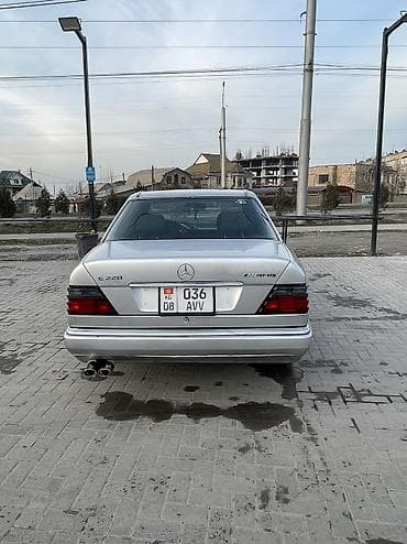 Транспорт: Mercedes-Benz W124: 1994 г., 2.2 л, Механика, Бензин, Седан — 10