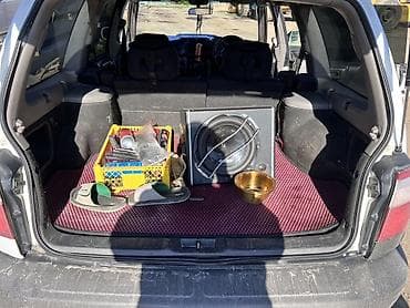 полки на спринтер: Subaru Forester: 2000 г., 2 л, Автомат, Бензин, Универсал — 1