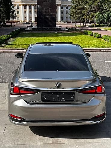 на rx harrier: Lexus ES: 2020 г., 2.5 л, Седан — 3