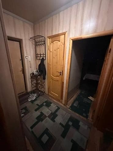 дом для банкета: Сдается отдельная комната для девушки. Комната светлая, на двери — 3