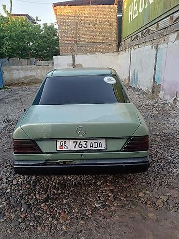 bmw m3 e30: Mercedes-Benz W124: 1989 г., Седан — 4