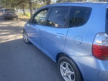 вазы хрустальные: Honda Fit: 2002 г., Бензин — 4